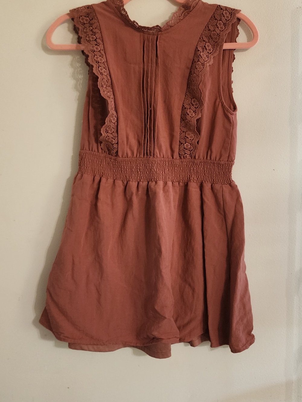 Sweet Wanderer Lace-Trim Sleeveless‎ Blouse